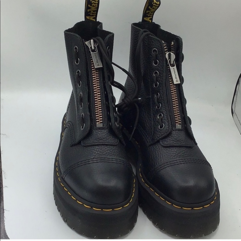 Dr Martens Sinclair size 9